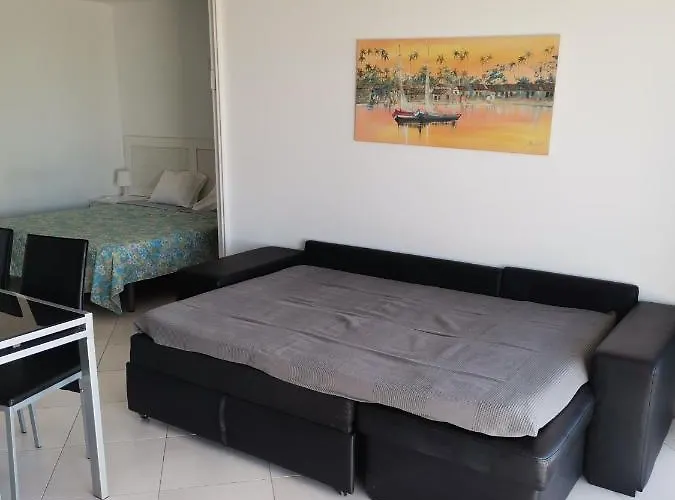 Tres Castelos 1203 *